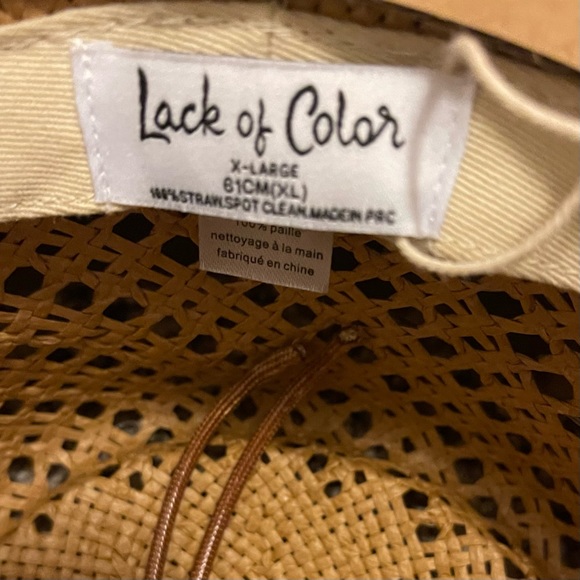 Lack of color Straw Hat “The Cesca” in brown with chin strap and bead toggle. - Picture 9 of 11